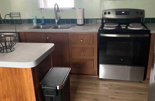Wright House | Cozy 2-bedroom mobile home with AC and WiFi in wonderful Fort Walton Beach