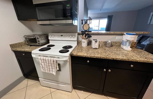 Las Vegas Condo | Cozy 2-bedroom condo with AC, WiFi in wonderful Las Vegas with strip view