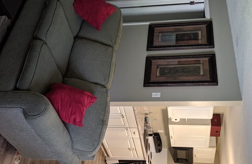 Ferguson Apartment | Cozy 2bd w WiFi and Private Entry