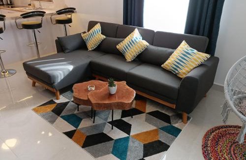 Grand-Baie Apartment | Cozy 2BR Getaway - Stylish Stay in Grand Baie