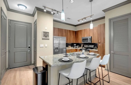 Brady Arts District Apartment | Cozy 2BR Near BOK Center - Gym, Pool, Pet Friendly