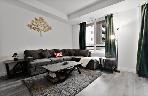 Niagara Falls Apartment | Cozy 2BR Suite Only 8 Mins to The Falls With Sofa Bed And Sleeps 6