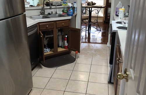 Glenn Heights House | Cozy 3 Bedroom - 2 Bathroom home w/enclosed patio