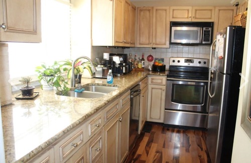 High Point Condo | Cozy 3-bedroom, lakefront condo