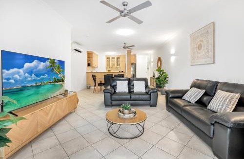 Cairns North Apartment | Cozy 3-Bedroom Oasis with Pool Access in Cairns