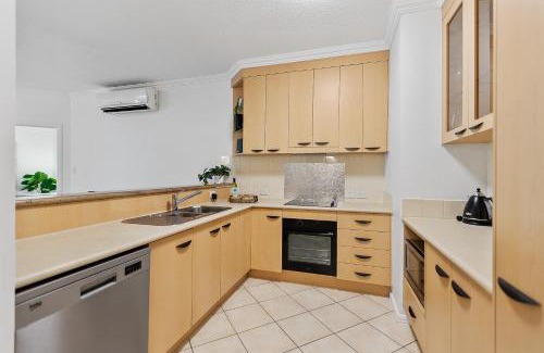 Cairns North Apartment | Cozy 3-Bedroom Oasis with Pool Access in Cairns