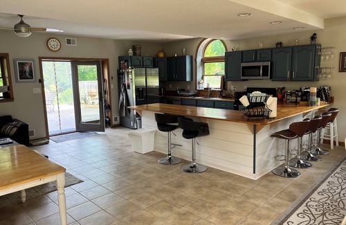 Paw Paw Lake House | Cozy 4-bedroom house in adorable Watervliet with fitness room, WiFi