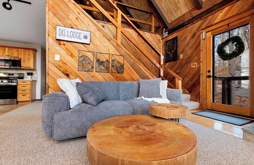 Pedlars Edge Cabin | Cozy 6-bedroom cabin in Wintergreen Resort
