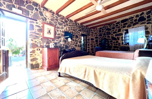 Villaverde Bed & Breakfast | Cozy Accommodation with Pool and Breakfast WIFI