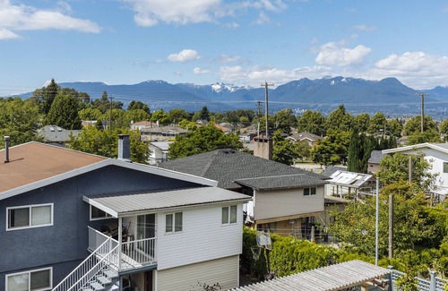 Renfrew-Collingwood House | Cozy And Beautiful 3BD Home