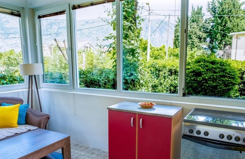 Donji Stoliv Apartment | Cozy and Chic Vacation Flat near Sea in Montenegro