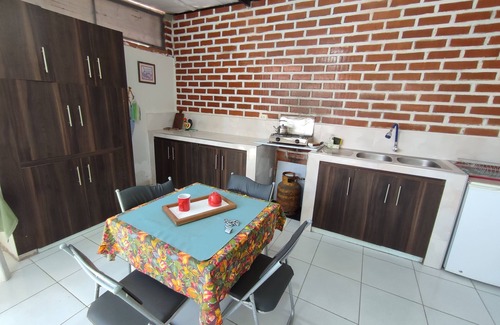 Cochabamba House | Cozy and entire house in a residential neighborhood - La Promotora