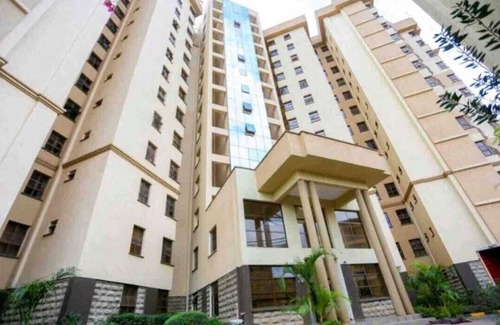 Nairobi West Apartment | Cozy and Stylish 2 Bedroom with infinity pool and rooftop gym