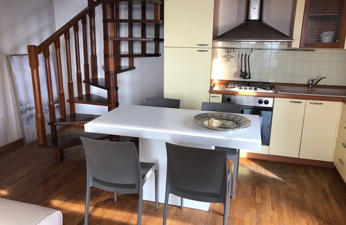 Villanuova sul Clisi House | Cozy apartment with large terrace overlooking the lake 5min from Salò