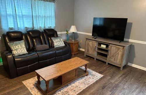 East Point Apartment | Cozy apartment embedded in Kentucky mountains