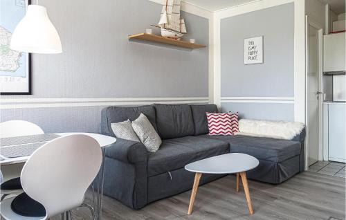 Sandkaas Apartment | Cozy Apartment In Allinge With Wifi