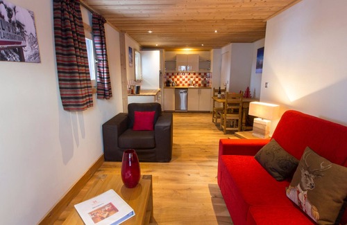 Val-d'Isere Apartment | Cozy apartment in Laisinant, direct slope access, perfect for couples/families