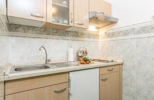 Pican Apartment | Cozy apartment in Pican with kitchen