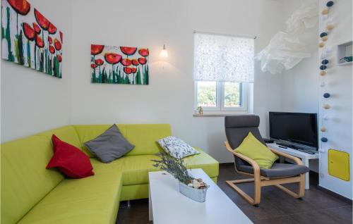 Porozina Apartment | Cozy Apartment In Porozina With Wifi