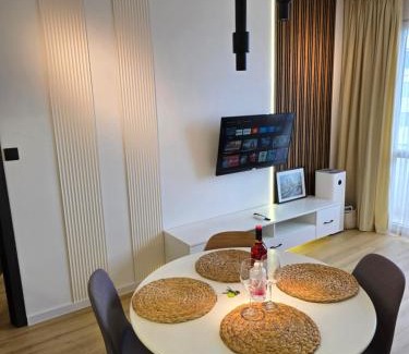Varna Municipality Apartment | Cozy Apartment with Balcony on the Black Sea- part of the family 'Vicki Apart