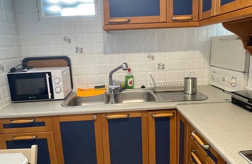 Rafina Apartment | Cozy apt. 5 minutes from Kokkino Limanaki beach and close to airport