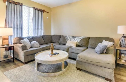 Dickinson House | Cozy Bay Area Home near GALVESTON, HOUSTON, NASA, AND KEMAH