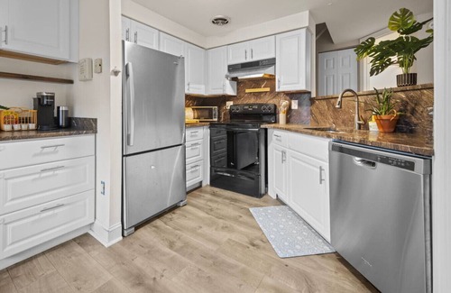 Montgomery Village House | Cozy Boho 3b3b | Playground