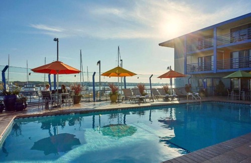 Jack London District House | Cozy Boutique Room Nestled in Oakland's Jack London Square !