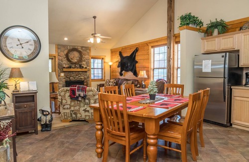Branson Theater District Cabin | Cozy Cabin 2 - A Great Holiday Family Place - Come Play and Stay!
