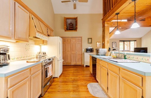 Lackawaxen Cabin | Cozy Cabin at Big Bear Mountain: Pools, Lake, Ski, Horseback & More at Masthope!