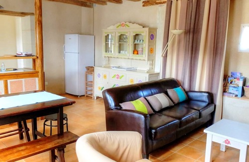 Mazieres-de-Touraine Cottage | Cozy cabin near woods, pet-friendly, private garden