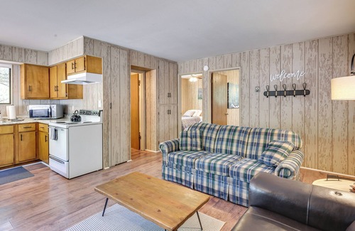Greer Cabin | Cozy Cabin in Greer: Hike, Bike & Ski!