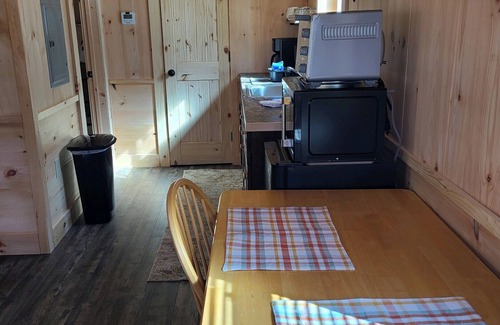 Butler Cabin | Cozy cabin in the woods on a beautiful Christmas Tree/Events Farm.