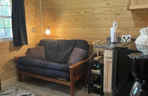 Mount Sterling Cabin | Cozy Cabin in the woods near charming Hermann