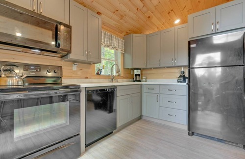 Lyman Cabin | Cozy cabin in wonderful Lyman with WiFi, AC