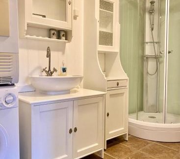 Arendal House | Cozy cabin on Tromøy - Arendal with rowboat and dock space