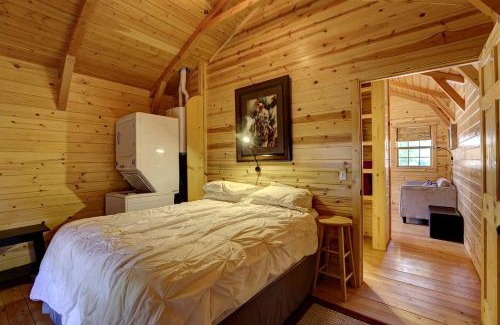 Dayton House | Cozy Cabin Perfect for a Romantic Escape with BBQ in Dayton, Wyoming