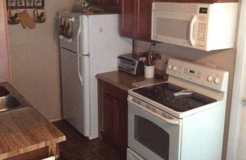 Rock Ridge House | Cozy Canal Cottage, so close to the town and the beach, WOW!
