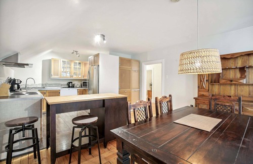 Chateau-Richer Apartment | Cozy, classy, cachet, spacious & central - Mt Ste-Anne, Vieux Québec, IleOrléans