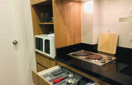 Phra Khanong Nuea Condo | Cozy & Clean 1BR Poolside Room in Prime Area, On Nut, with Free-Wifi