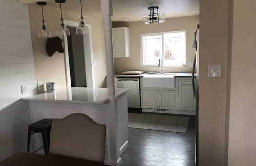 Historic Fort Collins High School House | Cozy, Comfortable Cottage Old Town Fort Collins