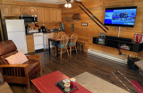 Granby Condo | Cozy Condo, 3 beds, 2 baths, kitchen, near RMNP, Hiking, Golf, Skiing and More!