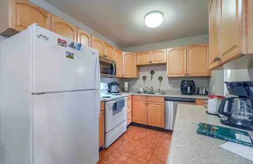 Gunbarrel House | Cozy Condo, w/HotTub, Pool, and Sauna.