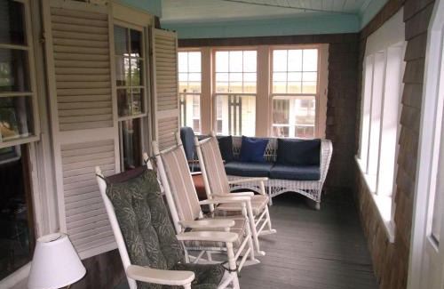York Beach House | Cozy Cottage by the Sea
