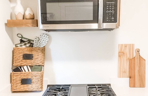 Five Points Cottage | Cozy Cottage in historic 5 points-just minutes from town center!