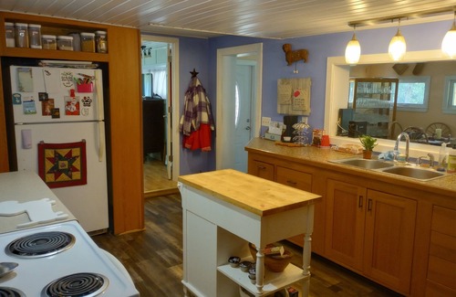 Summerton House | Cozy Cottage Just a Block From a Boat Landing and a Beautiful Pristine Lake