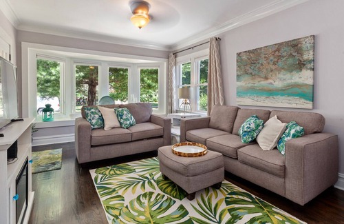 Oak Lawn House | Cozy Cottage