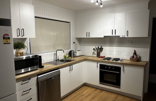 Cowes House | Cozy Cowes Escape - *Bonus free night with every booking.*