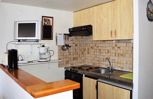La Tranche-sur-Mer House | Cozy Duplex in City Center, 800m from Beach with Terrace, BBQ, and Parking