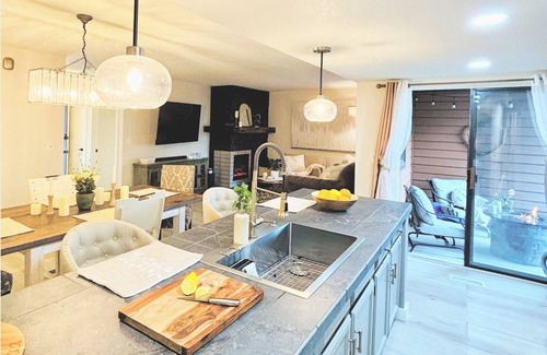 Gunbarrel Condo | Cozy-Elegant Condo in N. Boulder, by the amazing FlatIrons, Long Term stays.